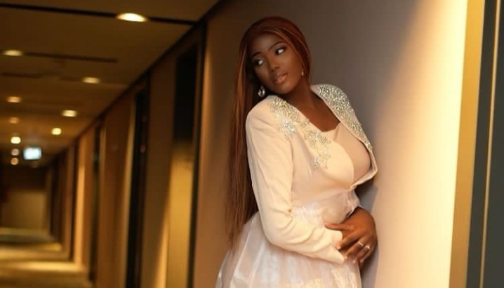 (Photos): Habillée en princesse, la tik tokkeuse Aadjah-Everywhere à croquer
