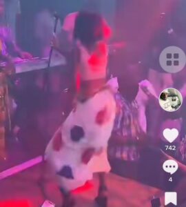 (Vidéo): Admirez le « leumbeul rabakh » de cette fine danseuse