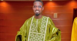 (05 photos) : Le nabien Aboubacry Samb hypnotise ses fans avec son vert asperge