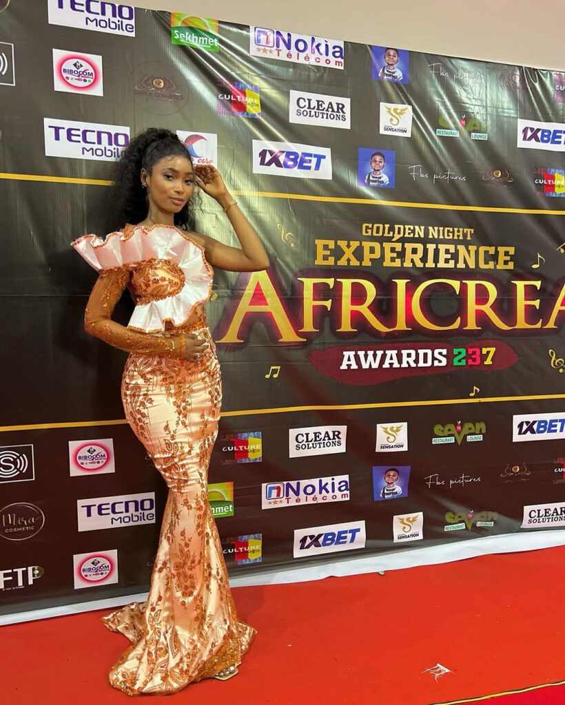 (06 photos) : Primée au Cameroun, Fah Aidara débarque avec une sublime robe sirène