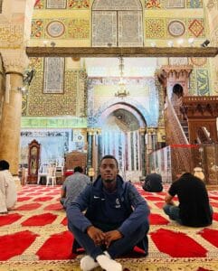 (02 photos) : Idrissa Gana Gueye se recueille à la mosquée d&rsquo;Al-Aqsa