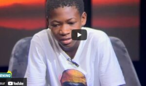 (Vidéo) : Ce garçon de 16 ans a créé un distributeur de tickets avec du carton