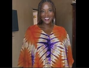 (Vidéo) : Simple et coiffée, Halima Gadji plus belle que jamais. Regardez sa belle tenue africaine