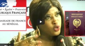 (Vidéo) – Son passeport confisqué, Ndeye Gueye pète un câble : « Nagn ma délo sama yeuf…Boumafay démat dina… »