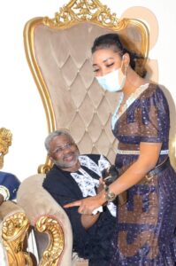 Magal 2022 : Askia Touré protégé par sa fille Maman