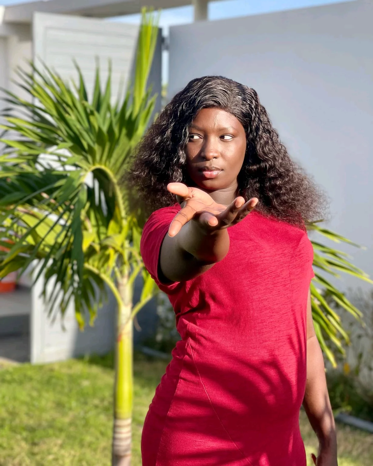 (Photos) : Bigué de la série « Famille Sénégalaise » belle en rouge