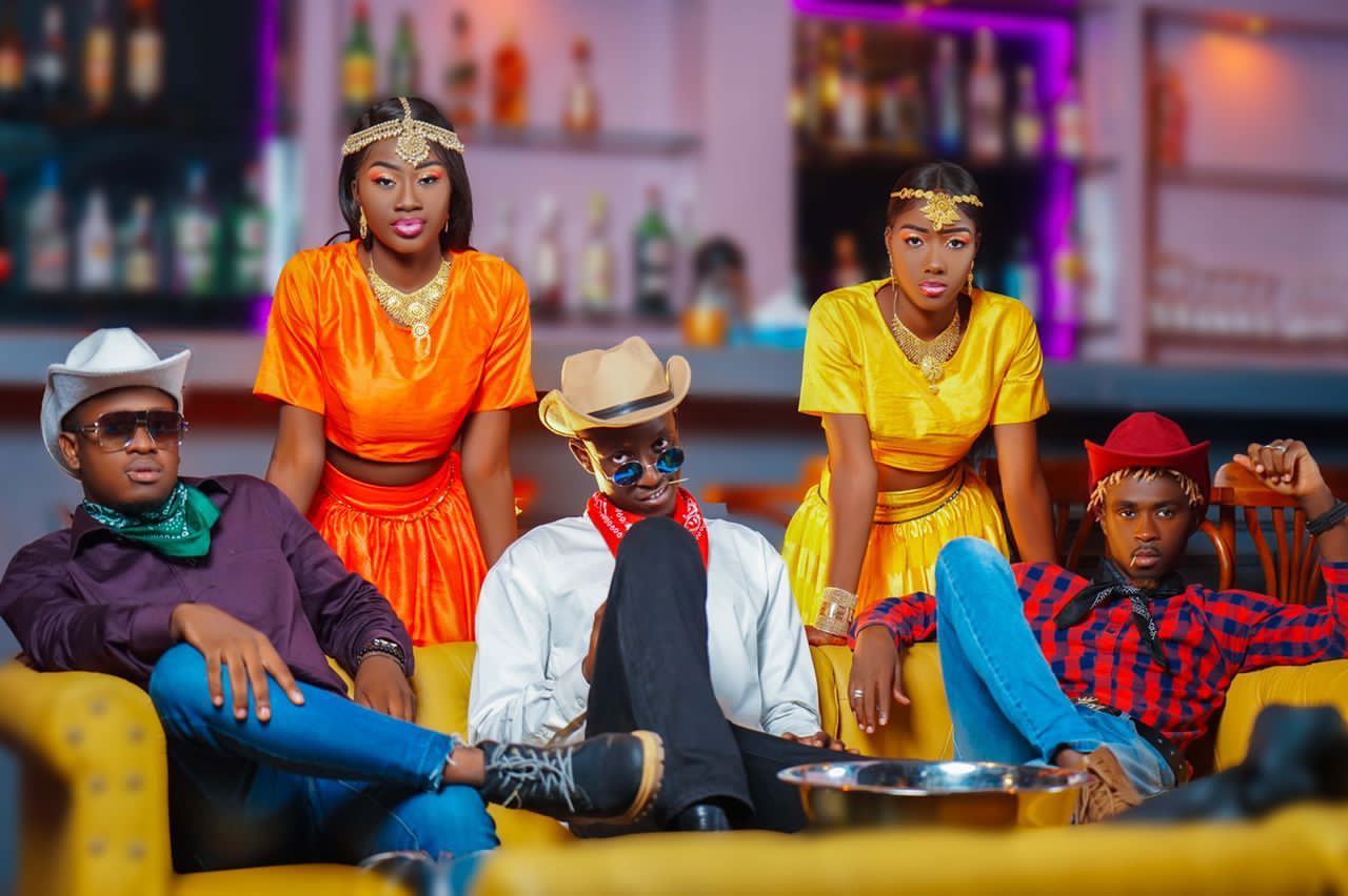 « Indo ak Cowboy »: Zbest family s’habille western
