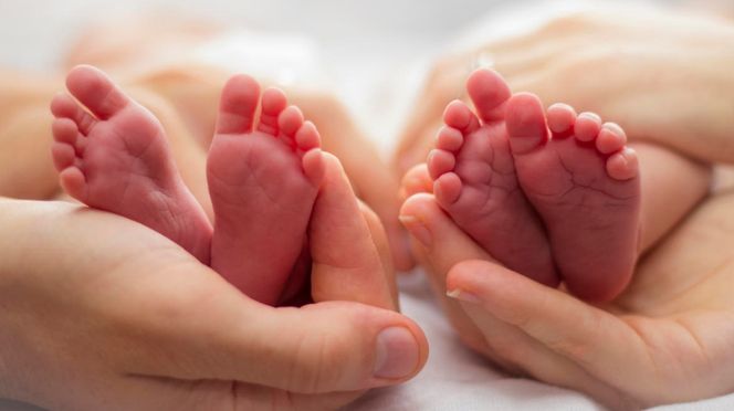 Elle accouche des jumeaux de pères différents : Les faits