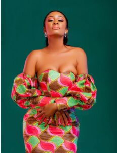 (Photos): Queen Biz is back avec un look d&rsquo;enfer qui épouse ses rondeurs