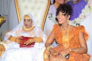 (06 photos) Magal chez Ngoye Fall : Maman Touré, la fille de Askia, prend la place de Sokhna Maï