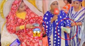(Vidéo): Magal 2022 : Ngoye Fall encaisse 1 million en guise de »Ndawtal »