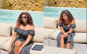 (Photos): En robe d&rsquo;été fendue, Tatira Sow prend de l&rsquo;air au bord d&rsquo;une piscine