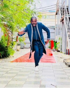 (Photos): En tenue tradi, Pape Cheikh Diallo très jovial