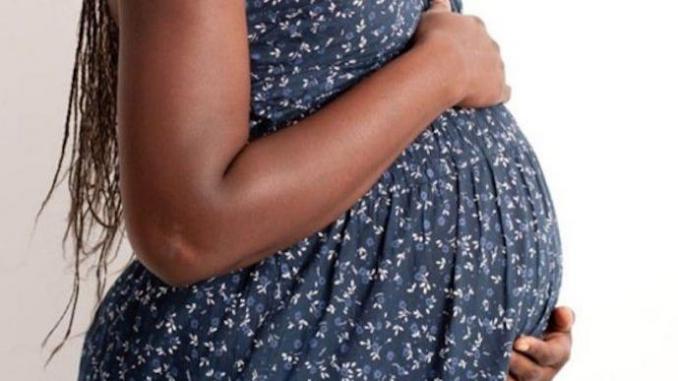 23 ans, enceinte de 7 mois, cette fille décède après une césarienne, ses proches écœurés (Audio)