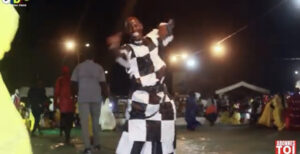 Les tenues « Baye fall » des danseurs de Ndeye Gueye en plein tann berr qui choquent la toile