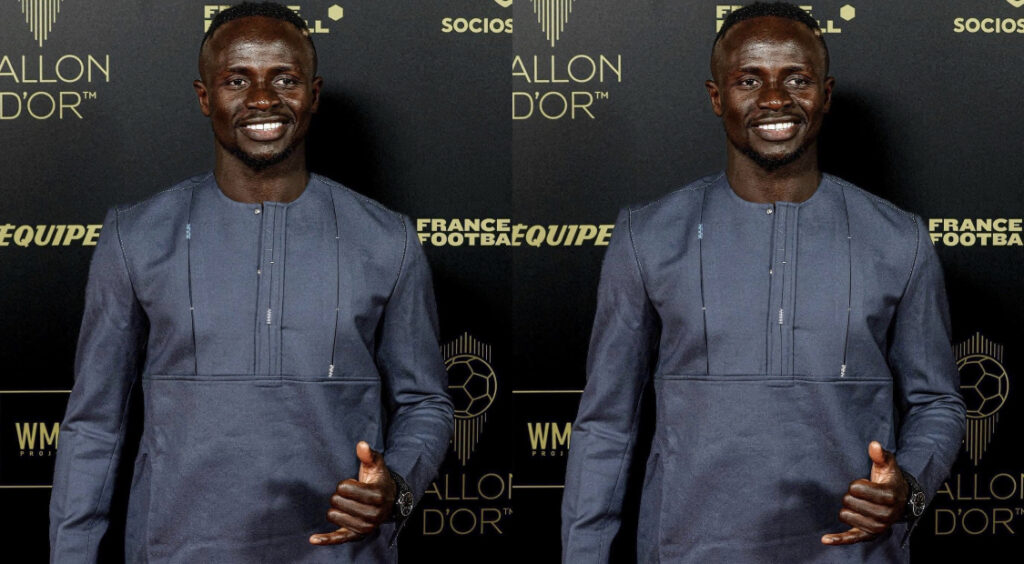 Ballom d’or: Sadio Mané zappe les costumes et sublime dans une tenue traditionnelle