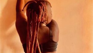 La rapeuse de Guediawaye D-Freezy exhibe son gros fe$$ier sur Instagram