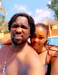 (Photos) : Après les rumeurs sur sa niarel, Demba Guissé se la coule douce avec sa awoo