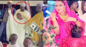 (Vidéo) – Gamou 2022 : Le fils de Aziz Ndiaye vole la vedette à son père. Voyez voir…