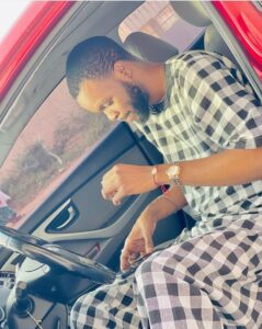 (Photos) : Momo Wade en monde décontracté avec son « thiaya »