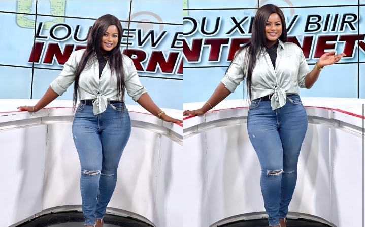 (Photos): En jean bleu, Merry Bèye dessine sa belle forme