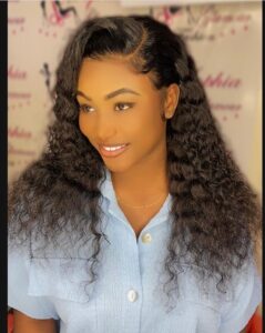 (Photos): Bien Maquillée et coiffée, la starlette devient « Bou mak »