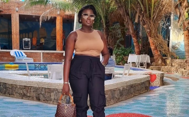 (Photos) : Ebène, l’actrice Amsa de la série MDHM se la coule douce