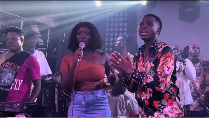 (Vidéo): Bb Sy, une jeune chanteuse très talentueuse reprend le son « Ngalam » de Sidy Diop
