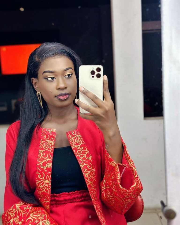 2STV : Astou Dione quitte la chaîne