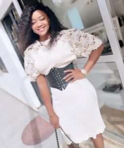 (06 Photos) : Sans make up, Fama Thioune, beauté d&rsquo;ange
