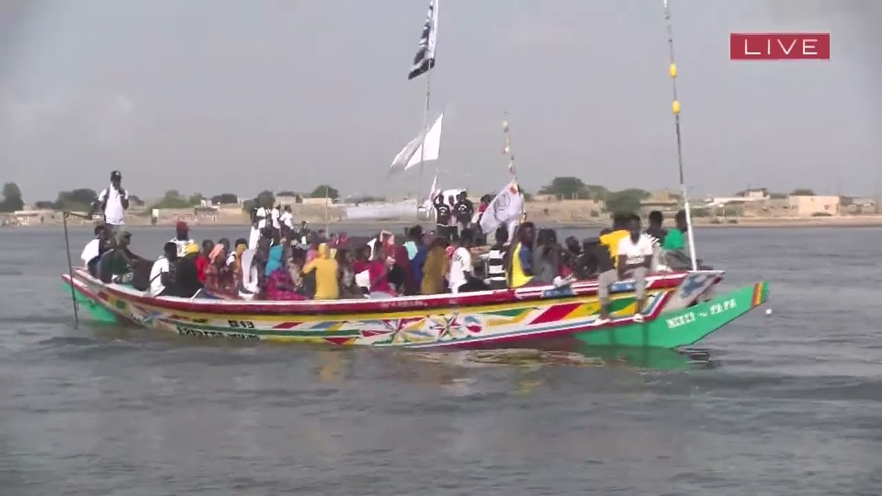 Gamou Medina Baye 2022 : Impressionnante arrivée de pèlerins à bord de pirogues