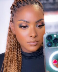 (04 photos) : Le make up glowy de Halima Gadji illumine son beau visage