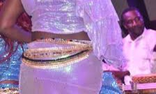 (Vidéo): Devant Dj Kheucha, Awa Banaya fait un « leumbeul » trés hot