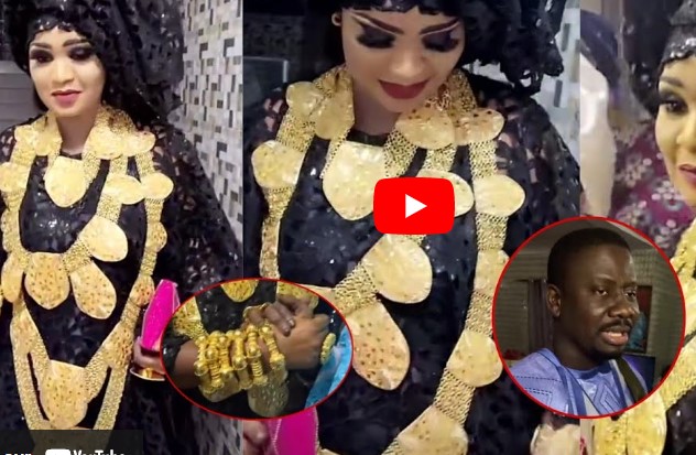 (Vidéo) : Mané, l’épouse du griot Alassane Mbaye,  devient la nouvelle reine de l’or. Regardez son gigantesque bijou