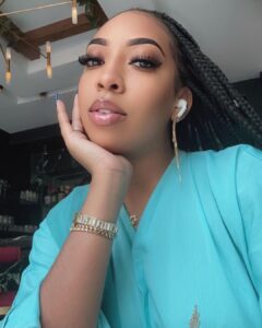 (02 photos) : Zeyna Ndour majestueuse dans son look hot