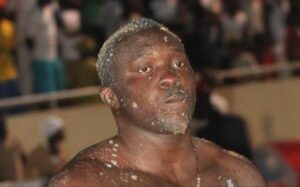 Le lutteur Saloum Saloum arrêté pour viøl, trafic de cocaïne, coups et blessures volontaires: