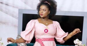 La sublime robe rose bonbon de Merry Bèye fait monter la température sur internet. Les internautes charmés (Photos)
