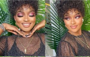 (Photos): Bien maquillée et coiffée, l&rsquo;animatrice Adjara Faye sourit à la vie