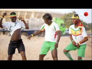 Qatar 2022 – Pawlish, Ouzin Keita et Youssou Ndiaye chantent les Lions : A mourir de rire