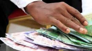 Abus de confiance : Il récupère la puce de son voisin, vide son compte «Free money»