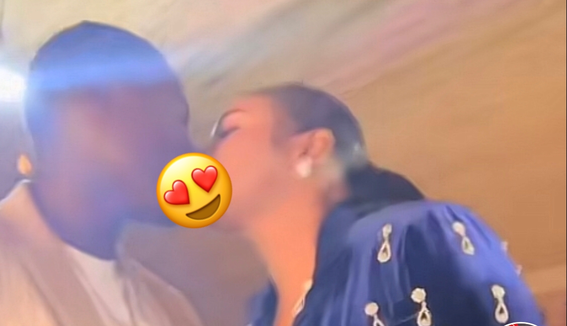 (Video): Momo Dieng embrasse en direct sa femme