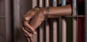 Double m3urtre : Un accusé passe huit ans en prison avant d’être innocenté