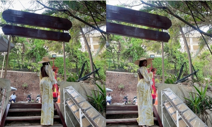 (Photos): Fes§es, dos nu, Salma transparente dans sa combinaison fleurette