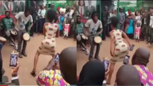 (Vidéo):Admirez l&rsquo;incroyable « leumbeul » sans $lip de cette minette