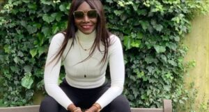(04 photos) : Coumba Gawlo sourit au look ado pour l&rsquo;hiver