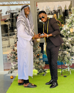 (Photos) : Après la Mecque, Dj Kheucha enchaine 11-13 en mode El Hadji