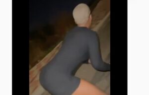 (Vidéo) – Moulée dans une combishort :  Rangou et le twerk qui choque la toile