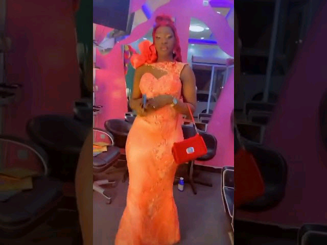 Taille basse time taate : Coumba Mou Ndaw met en valeur ses rondeurs