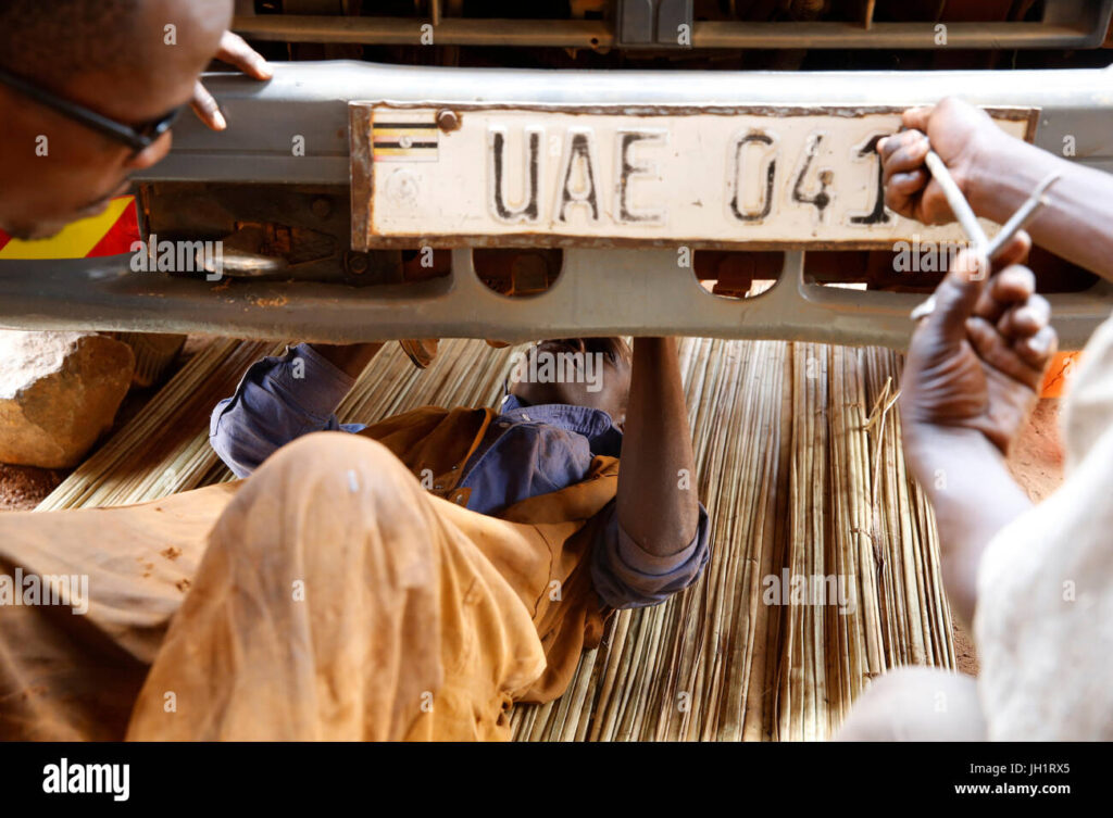 Drame à Mbour : Un mécanicien se fait écr@ser par un apprenti sous la voiture qu’il reparaît