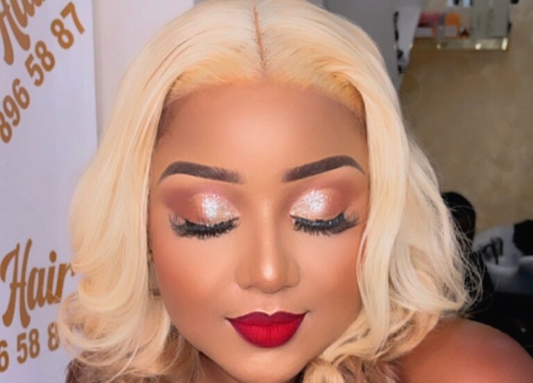 Perruque blonde : Adam Sène toute belle avec son make up à la perfection